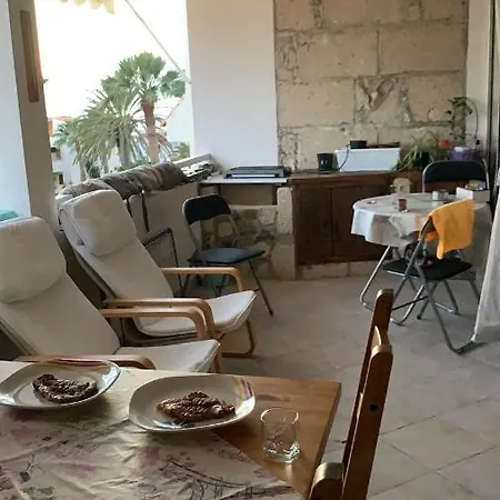 Apartman Beautiful 2-Bed And 2-Bathrooms Apartment Fully Furbished *
